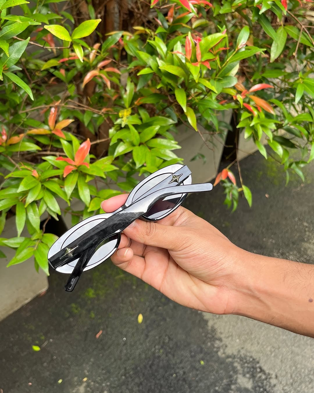 Star Accent Oval Sunglasses