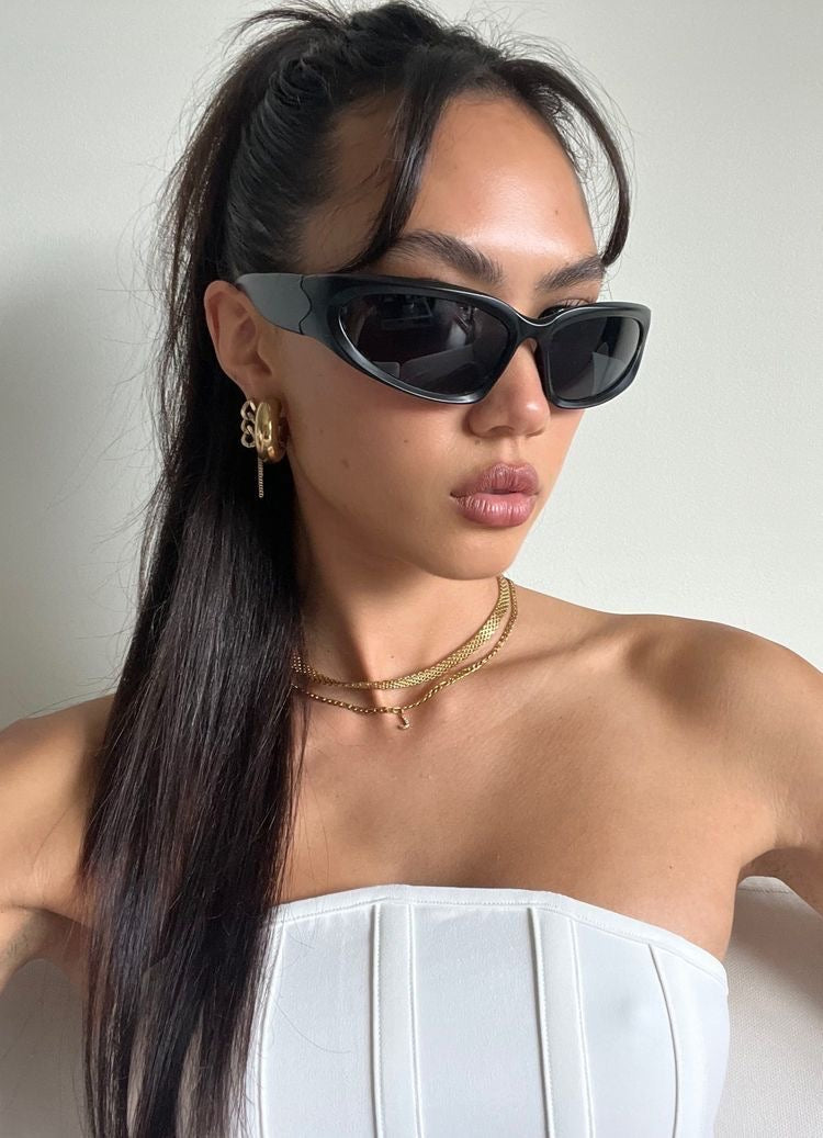 Jet Black Curve Sunglasses