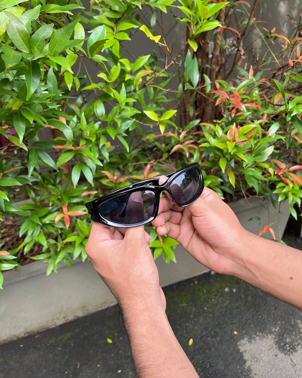 Jet Black Curve Sunglasses