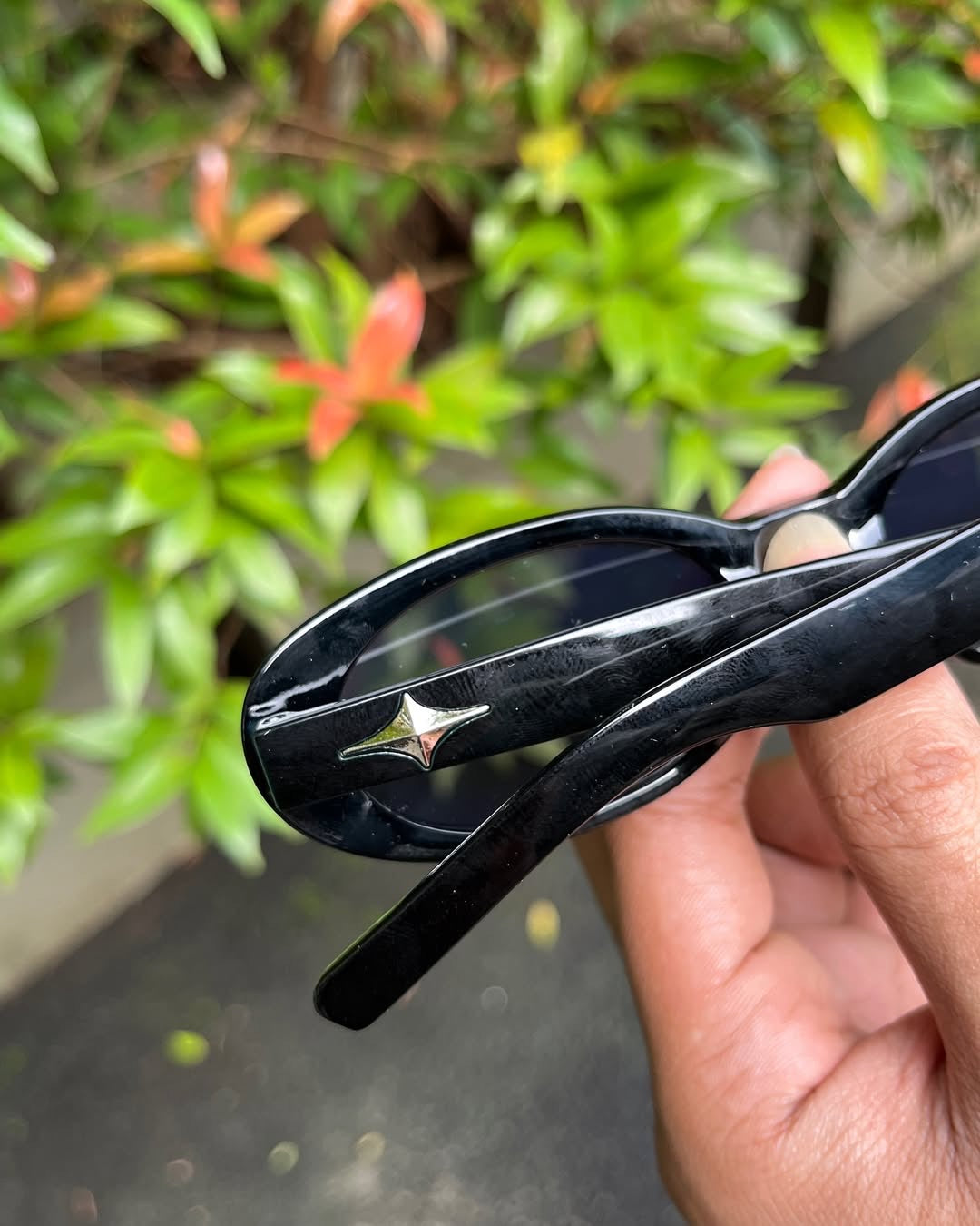 Star Accent Oval Sunglasses